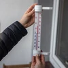 Buitenthermometer (-50°C tot +50°C) 23cm mix, Poolse productie - 3 ['buitenthermometer', ' thermometer', ' raamthermometer', ' thermometer met duidelijke schaal', ' thermometer van kunststof', ' thermometer voor raam', ' thermometer voor balkon', ' tweezijdige thermometer', ' zelfklevende thermometer']