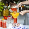 Dop fi 66/4 met tomaten - los - 5 ['witte dop', ' kleurrijk tomatenpatroon', ' pasteurisatie', ' procescontrole', ' opslag', ' maat fi Tomaten 66', ' voorraadkastdecoratie', ' doppen voor pasteurisatie', ' groentedoppen', ' tomatendoppen']