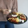 Draaiplateau van leisteen fi30cm - 14 ['serveerplank', ' serveerset op draaiplateau', ' kaasplank', ' vleeswaren en snacks plank', ' serveerplank', ' draaiplank', ' draaiplateau', ' serveerplateau', ' serveersteen', ' leisteenplaat voor sushi', ' sushiplank', ' fingerfood plaat', ' serveerplateau', ' serveerplank.']