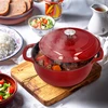 Geëmailleerde gietijzeren pot - bordeaux, 5,8L - 7 ['gietijzeren potten', ' geëmailleerde gietijzeren potten', ' gietijzeren kookgerei', ' voordelen van gietijzeren kookgerei', ' geëmailleerd gietijzer', ' koken in een gietijzeren pot', ' gietijzeren pot met email', ' pot in ecru kleur', ' pot in bordeaux kleur', ' pot in salie kleur', ' waarom koken in gietijzeren potten', ' als cadeau', ' welke gietijzeren potten te kiezen']