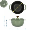 Geëmailleerde gietijzeren pot - salie, 4L - 4 ['gietijzeren potten', ' geëmailleerde gietijzeren potten', ' gietijzeren kookgerei', ' voordelen van gietijzeren kookgerei', ' geëmailleerd gietijzer', ' koken in een gietijzeren pot', ' gietijzeren pot met email', ' pot in ecru kleur', ' pot in bordeaux kleur', ' pot in salie kleur', ' waarom koken in gietijzeren potten', ' als cadeau', ' welke gietijzeren potten te kiezen']