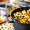 Gietijzeren pan met koekenpan, 5 L + 1 L - 14 ['pan met de pan', ' 2 in 1', ' gietijzeren pan', ' gietijzeren koekenpan', ' gietijzeren koekenpan', ' gietijzeren kookset', ' om te koken', ' om te bakken', ' om te braden', ' voor kampvuur', ' grillpan']