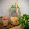 Glazen pot 8 L, met tang - 9 ['glazen potten', ' glazen pot', ' pot voor augurken', ' potten voor augurken', ' pot voor likeuren', ' containers voor likeuren', ' potten met deksel', ' grote potten met deksel', ' pot voor likeuren', ' pot voor alcohol', ' pot voor fermentatie', ' potten 8 L', ' pot met handvat', ' decoratieve pot', ' decoratieve pot', ' pot met afdichting']