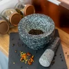 Granieten keuken vijzel met stamper - 12 ['granit vijzel', ' vijzel met stamper', ' stenen vijzel', ' vijzel van steen', ' keuken vijzel', ' vijzel voor kruiden']
