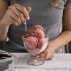 Ijs- en sorbetmachine - 11 ['ijsmachine', ' ijsmaker', ' ijsapparaat', ' zelfgemaakt ijs', ' zelfgemaakte sorbets', ' hoe maak je ijs', ' hoe maak je sorbets', ' voor zelfgemaakt ijs', ' DIY ijs en sorbets', ' ijsmachine voor de koelkast', ' apparatuur voor het maken van sorbets en ijs', ' zelf ijs maken', ' hoe gemakkelijk ijs maken', ' hoe zelf ijs maken', ' aanbevolen voor ijs', ' zelfgemaakt Frans ijs', ' zelfgemaakt Philadelphia-ijs', ' bevroren yoghurt', ' ijsshake', ' zelfgemaakte shake', ' bevroren plantaardige dranken', ' bevroren lekkernijen', ' als cadeau']