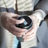 Koffiemolen - elektrisch, maalschijf, met zetapparaat en beker - 19 ['koffiemolen', ' elektrische molen', ' koffie malen', ' gemalen koffie', ' koffie malen', ' molen met zetapparaat', ' molen met dripper', ' molen met thermosbeker', ' molen met zetapparaat en beker', ' molen met USB', ' moderne koffiemolen', ' draagbare molen', ' mobiele molen', ' molen op batterijen', ' molen met accu', ' molen opladen via USB', ' molen met keramische maalschijven', ' maalschijfmolen', ' handige molen', ' cadeau-idee']