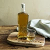 Kredensfles 700ml met kurk - 6 ['decoratieve glazen fles', ' fles met natuurlijke kurk', ' fles voor likeuren', ' fles voor sappen', ' decoratieve fles voor dranken', ' decoratieve fles voor likeuren', ' mooie fles met kurk', ' zelfgemaakte likeuren', ' zelfgemaakte sappen']