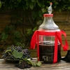 Lichte, onbreekbare wijnballon met draagriemen, 25 L - 8 ['wijnballonnen', ' bierballonnen', ' wijncontainers', ' biercontainers', ' PET-containers', ' breedmondballonnen', ' wijnsets', ' onbreekbare containers', ' fermentatiecontainers', ' fermentatieballonnen', ' ballonnen met schroefdop', ' ballonnen met accessoires', ' wijnnieuwigheden', ' huiswijnen', ' huisbieren', ' draagriemen', ' ballonnen', ' van kunststof', ' onbreekbaar', ' fermentor', ' demijohn', ' mandfles', ' gallon', ' wijn', ' bier', ' met draagriemen', ' set']