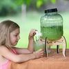 Onbreekbare pot 5L met kraan en tweezijdige houten standaard - 15 ['onbreekbare pot', ' plastic pot', ' pot voor limonade', ' pot voor punch', ' pot op standaard', ' pot met kraan', ' citroenlimonade', ' limonade', ' punch', ' sangria', ' pot op standaard', ' pot voor dranken', ' pot voor likeur', ' voor kerstthee', ' pot voor alcohol']