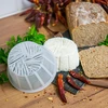 Ronde kaasmaakvorm Ø 13 x 7 cm voor 500 g - 6 ['kaasvorm', ' kaasmaken', ' ricotta', ' hoe kaas te maken', ' kaasmaakvorm', ' zelfgemaakte kaas', ' kaasmaakvorm', ' huisgemaakte kaas', ' stremselkaas', ' vorm voor kaaspers']