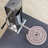 Verticale premium vuller 3 L - 16 ['worstenstopper', ' verticale worstenvuller', ' beste worstenstopper', ' worstmachine', ' worstmaker', ' worstmaker', ' worstenset', ' worstenvuller', ' slagerijvuller', ' verticale vuller', ' trechters voor vulmachines', ' innovatieve slagerijvuller', ' vuller van 3 L', ' zelfgemaakte worsten', ' huiselijke worstenvuller']