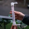 Wit buitenthermometer (-50°C tot +50°C) 18cm - 4 ['buitenthermometer', ' thermometer', ' raamthermometer', ' thermometer met duidelijke schaal', ' thermometer van kunststof', ' thermometer voor raam', ' thermometer voor balkon', ' tweezijdige thermometer', ' zelfklevende thermometer']