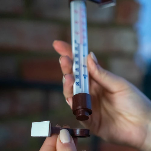 Bruine buitenthermometer (-50°C tot +50°C) 18cm - 5 ['buitenthermometer', ' thermometer', ' vensterthermometer', ' thermometer leesbare schaal', ' thermometer van kunststof', ' thermometer voor raam', ' thermometer voor balkon', ' tweezijdige thermometer', ' zelfklevende thermometer']