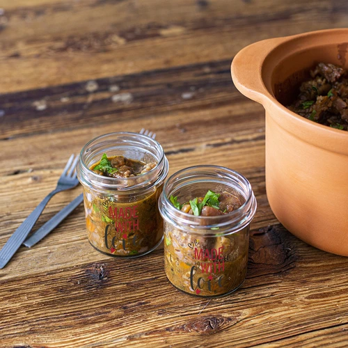 Eenvoudige pot 346ml fi 82 met kleurrijke opdruk "Made With Love" en bordeauxrood deksel, 3 stuks - 7 ['pot met opdruk', ' potten voor conserven', ' decoratieve potten', ' pot met opschrift', ' decoratieve pot', ' potten voor jam', ' glazen pot met deksel', ' pot voor conserven met deksel', ' TO pot', ' twist-off pot']