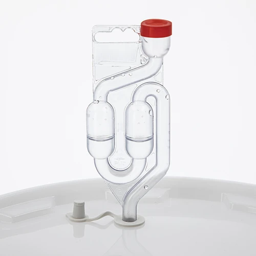 Fermentatiecontainer 30L, in witte kleur met 2 buisjes - 3 ['fermentatiecontainer', ' fermentatie-emmer', ' fermentatie-emmertje', ' fermentatiecontainers', ' fermentatiecontainer voor wijn', ' fermentatiecontainers voor wijn', ' biowin fermentatie-emmer', ' browin fermentatie-emmer']