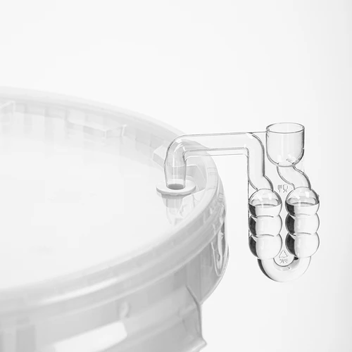 Fermentatiecontainer 30L met opdruk en 3 buizen - 8 ['fermentatiecontainer', ' fermentatie-emmer', ' fermentatie-emmertje', ' fermentatiecontainers', ' fermentatiecontainer voor wijn', ' fermentatiecontainers voor wijn', ' biowin fermentatie-emmer', ' browin fermentatie-emmer', ' fermentatiebuizen', ' fermentatiebuis', ' buis voor wijn', ' stille buis', ' MAXI buis', ' wijnaccessoires', ' horizontale buis', ' buis voor fermentatie', ' set voor wijn- en bierfermentatie', ' inmaken', ' container van 30 liter']