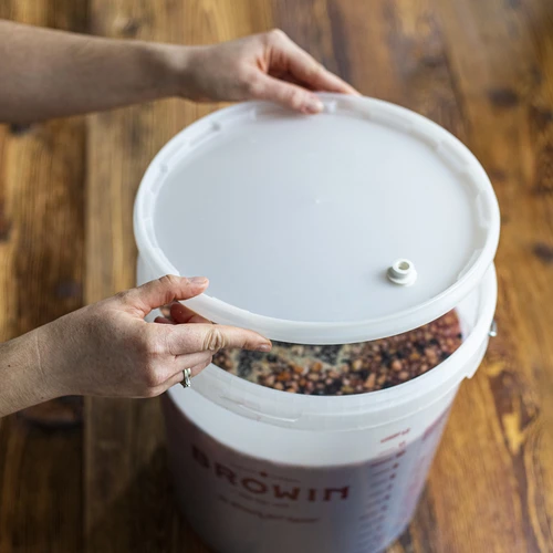 Fermentatiecontainer met deksel 30 L - 20 ['fermentatiecontainer', ' fermentatie-emmer', ' fermentatie-emmertje', ' fermentatiecontainers', ' fermentatiecontainer voor wijn', ' fermentatiecontainers voor wijn', ' biowin fermentatie-emmer', ' browin fermentatie-emmer']