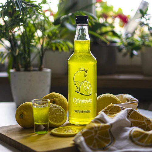 Fles 0,5 L met dop en opdruk Citroenlikeur 4 stuks - 7 ['fles voor likeur', ' fles voor water', ' fles met opdruk', ' glazen fles', ' fles voor likeur', ' citroenlikeur', ' recept voor citroenlikeur', ' zelfgemaakte citroenlikeur', ' fles voor alcohol', ' decoratieve fles', ' flessen voor wodka', ' flessen voor zelfgestookte drank', ' glazen fles 500 ml', ' trouwflessen']