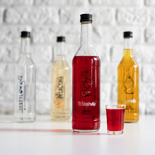 Fles 0,5 L met schroefdop en opdruk Kersenlikeur - 4 stuks - 9 ['kersenlikeur', ' kersenlikeur', ' fles voor kersenlikeur', ' fles voor likeuren', ' flessen voor likeuren', ' fles met schroefdop', ' flessen met opdruk', ' glas met opdruk', ' glazen flessen', ' glazen flessen met schroefdoppen']