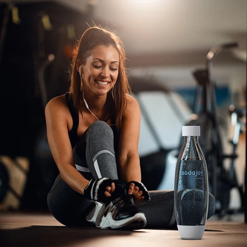Fles 1L voor Bruiswatertoestel met dop - 8 ['herbruikbare fles', ' herbruikbare fles voor SodaJoy bruiswatertoestel', ' herbruikbare fles voor bruiswatertoestel', ' bruiswatertoestel', ' bruiswatertoestel voor bruisend water', ' patronen voor bruiswatertoestellen', ' patroon voor bruiswatertoestel', ' thuis bruiswatertoestel', ' hoe maak je bruisend water', ' welke sifon voor bruisend water', ' prosecco', ' prosecco wijnen', ' frisdranken', ' bruisdrankmachine', ' mousserende wijn', ' wijn met bruisend water', ' wijn carboniseren', ' sodawater', ' sodawater lodz', ' sodawater thuis', ' sifon voor sodawater', ' waar komt sodawater vandaan', ' water carboniseren thuis', ' water carboniseren']
