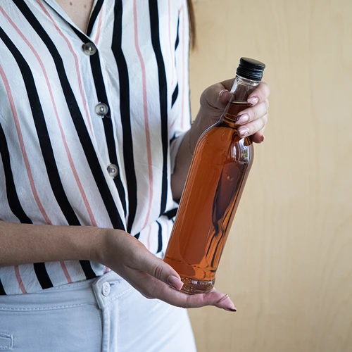Fles 500 ml Slank, met zwarte dop, voor wodka, 6 stuks - 8 ['flessen met doppen', ' fles met dop', ' sterke drank fles', ' sterke drank flessen', ' wodkafles', ' wodkaflessen', ' sapfles', ' sapflessen', ' likeurfles', ' likeurflessen', ' alcoholflessen', ' alcoholfles', ' zwarte doppen', ' witte fles', ' schroeffles', ' schroefflessen', ' slanke flessen']