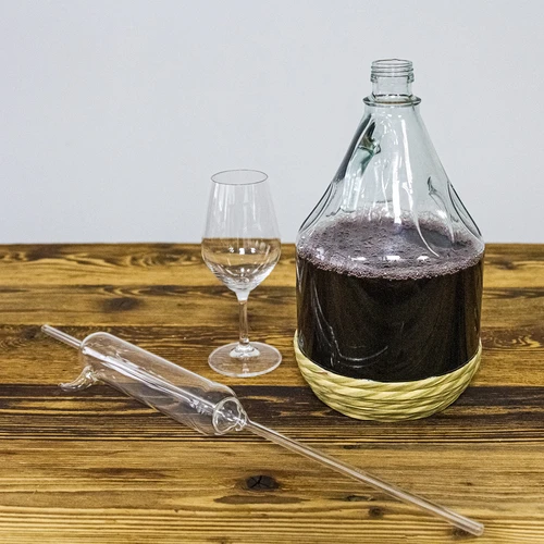Fles Dama 3 l in omhulsel, met dop - 6 ['wijnballon', ' wijnballon', ' wijnfles', ' wijnfles', ' wijnfles', ' wijnkan', ' wijnfles', ' wijnfles', ' wijnfles', ' wijnballon 50l', ' wijnballon 50l castorama', ' wijnballon 50l', ' wijnballon 50l castorama', ' wijnballon', ' wijnballon castorama', ' fles in wilg', ' fles in wilgenmand']