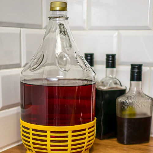 Fles Dama.5 L met schroefdop - 4 ['wijnballon', ' wijnballon', ' wijnfles', ' wijnfles', ' wijnfles', ' wijnkan', ' wijnfles', ' wijnfles', ' wijnfles', ' wijnballon 50l', ' wijnballon 50l castorama', ' wijnballon 50l', ' wijnballon 50l castorama', ' wijnballon', ' wijnballon castorama', ' fles in wilg', ' fles in wilgenmand']