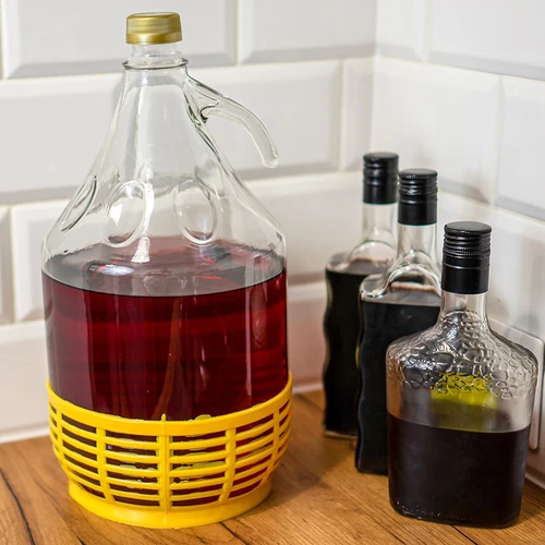 Fles Dama.5 L met schroefdop - 3 ['wijnballon', ' wijnballon', ' wijnfles', ' wijnfles', ' wijnfles', ' wijnkan', ' wijnfles', ' wijnfles', ' wijnfles', ' wijnballon 50l', ' wijnballon 50l castorama', ' wijnballon 50l', ' wijnballon 50l castorama', ' wijnballon', ' wijnballon castorama', ' fles in wilg', ' fles in wilgenmand']