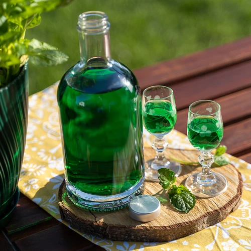 Fles Miss Barku met dop 700ml - 7 ['fles voor alcohol', ' decoratieve flessen voor alcohol', ' glazen fles voor alcohol', ' flessen voor zelfgestookte drank voor bruiloft', ' fles voor likeur', ' decoratieve flessen voor likeuren']