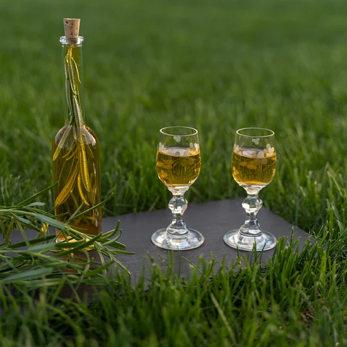 Fles voor likeur 100 ml 6 stuks + 6 kurken - 11 ['fles voor alcohol', ' decoratieve flessen voor alcohol', ' glazen fles voor alcohol', ' flessen voor zelfgestookte drank voor bruiloft', ' fles voor likeur', ' fles voor wijn', ' flessen voor wijn', ' likeur']