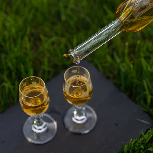 Fles voor likeur 100 ml 6 stuks + 6 kurken - 9 ['fles voor alcohol', ' decoratieve flessen voor alcohol', ' glazen fles voor alcohol', ' flessen voor zelfgestookte drank voor bruiloft', ' fles voor likeur', ' fles voor wijn', ' flessen voor wijn', ' likeur']