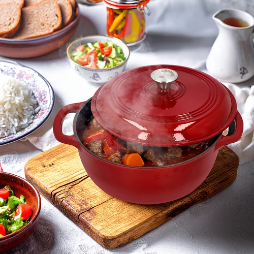 Geëmailleerde gietijzeren pot - bordeaux, 5,8L - 7 ['gietijzeren potten', ' geëmailleerde gietijzeren potten', ' gietijzeren kookgerei', ' voordelen van gietijzeren kookgerei', ' geëmailleerd gietijzer', ' koken in een gietijzeren pot', ' gietijzeren pot met email', ' pot in ecru kleur', ' pot in bordeaux kleur', ' pot in salie kleur', ' waarom koken in gietijzeren potten', ' als cadeau', ' welke gietijzeren potten te kiezen']