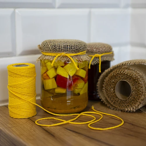 Gele katoenen koord 2 mm/55 m/100 g - 14 ['katoenen koord', ' katoenen touw', ' koord voor delicate planten', ' natuurlijk koord', ' ecokoord', ' koord voor macramé', ' koord voor binden', ' koord voor handwerk', ' koord voor aanspannen', ' gele koord', ' gele touw']