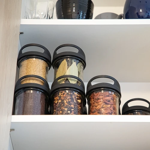 Glazen container 350 ml, met deksel om op te hangen - 7 ['glazen container', ' container', ' glazen container met deksel', ' glazen container om op te hangen', ' deksel met handvat', ' container om op te hangen', ' kruidencontainer', ' container voor droge producten', ' potcontainer 350 ml']