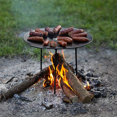 Grillpan, gietijzer, ø 44 cm - 14 ['gietijzeren pan', ' grillpan', ' grote gietijzeren pan', ' hangende pan', ' pan op poten', ' grillen', ' gietijzer voor grillen', ' pan voor driepoot', ' grillen in gietijzeren schalen', ' aantrekkelijk grillen', ' universele gietijzeren pan', ' grillset', ' wat als cadeau', ' anders grillen', ' feestje bij de grill']