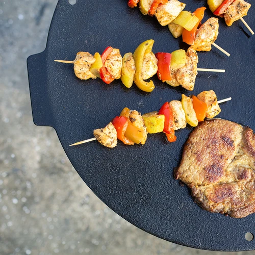 Grillpan, gietijzer, ø 44 cm - 16 ['gietijzeren pan', ' grillpan', ' grote gietijzeren pan', ' hangende pan', ' pan op poten', ' grillen', ' gietijzer voor grillen', ' pan voor driepoot', ' grillen in gietijzeren schalen', ' aantrekkelijk grillen', ' universele gietijzeren pan', ' grillset', ' wat als cadeau', ' anders grillen', ' feestje bij de grill']