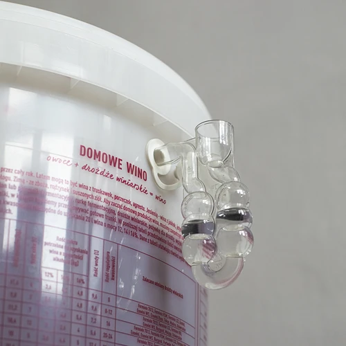 Hoekige fermentatiebuis voor containers - onbreekbaar - 5 ['kunststof fermentatiebuis', ' onbreekbare fermentatiebuis', ' fermentatiebuis voor fermentatiecontainers', ' hoekige fermentatiebuis', ' fermentatiebuis voor wijn', ' zijwaartse fermentatiebuis', ' fermentatiebuizen']