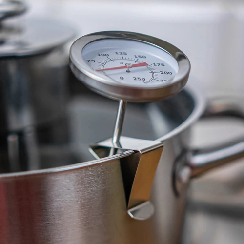 Keukenthermometer (0°C tot +250°C) 17,5cm - 6 ['Thermometer', ' voor bakken', ' voor roken', ' voor koken', ' thermometer roestvrij staal', ' gastronomische thermometer', ' culinaire thermometer', ' thermometer met temperatuursensor', ' thermometer met sonde', ' gastronomische thermometer met certificaat', ' voedselthermometer', ' eetthermometer', ' thermometer met PZH-certificaat']