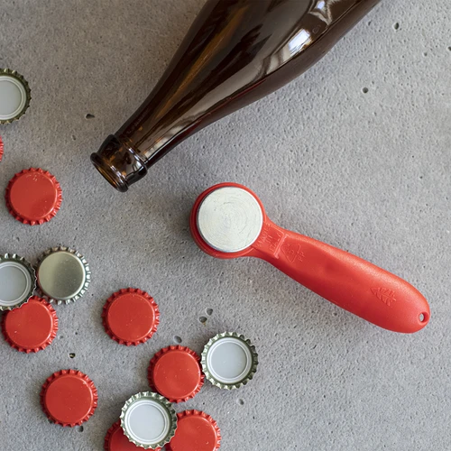 Kroonkurkapparaat "hamer" - 2 ['kroonkurkapparaat', ' kroonkurkapparaat voor flessen', ' tafel kroonkurkapparaat', ' greta kroonkurkapparaat', ' bier kroonkurkapparaat', ' hamer kroonkurkapparaat']