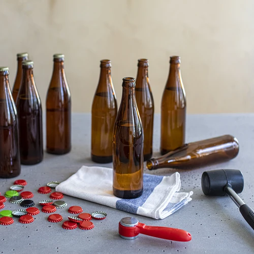 Kroonkurkapparaat "hamer" - 4 ['kroonkurkapparaat', ' kroonkurkapparaat voor flessen', ' tafel kroonkurkapparaat', ' greta kroonkurkapparaat', ' bier kroonkurkapparaat', ' hamer kroonkurkapparaat']