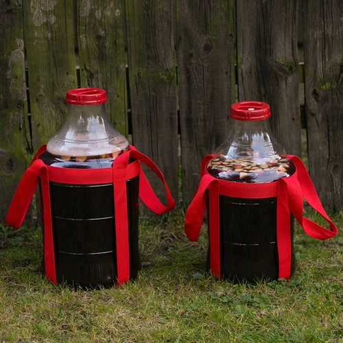 Lichte, onbreekbare wijnballon met draagriemen, 15 L - 11 ['wijnballonnen', ' bierballonnen', ' wijncontainers', ' biercontainers', ' PET-containers', ' breedmondballonnen', ' wijnsets', ' onbreekbare containers', ' fermentatiecontainers', ' fermentatieballonnen', ' ballonnen met schroefdop', ' ballonnen met accessoires', ' wijnnieuwigheden', ' huiswijnen', ' huisbieren', ' draagriemen', ' ballonnen', ' van kunststof', ' onbreekbaar', ' fermentor', ' demijohn', ' mandfles', ' gallon', ' wijn', ' bier', ' met draagriemen', ' set']