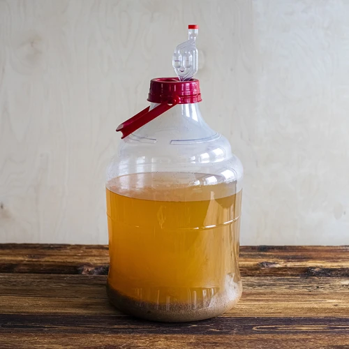 Lichte, onbreekbare wijnballon met handvat, 10 L - 14 ['wijnballon', ' wijnballon', ' onbreekbare ballon', ' plastic ballon', ' ballon 10 l', ' biercontainer', ' bierballon', ' fermentor', ' voor fermentatie', ' PET-ballon', ' ballon met brede opening', ' handvat voor ballon']