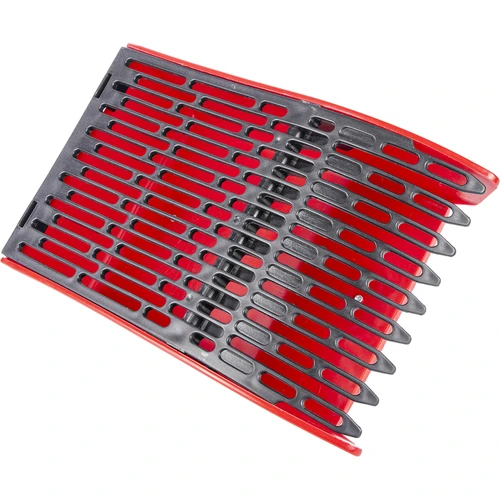 Machine voor het verzamelen van kleine vruchten - 2 ['bessentrekker', ' fruitkam', ' verzamelmachine', ' aalbessentrekker', ' bessen plukken', ' fruit plukken', ' bessenseizoen']