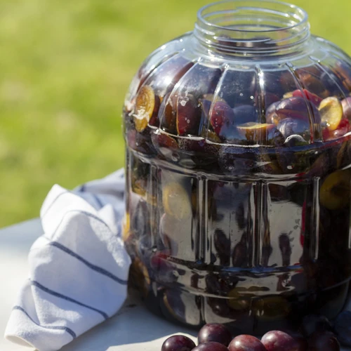 Mehrzweck-Behälter 10L met zwarte schroefdop - 4 ['potten voor conserven', ' pot', ' pot voor augurken', ' voor likeuren', ' pot 10 l', ' pot met certificaat', ' onbreekbare pot', ' universele pot', ' multifunctionele pot', ' pot voor conserven', ' plastic pot', ' pot van kunststof']