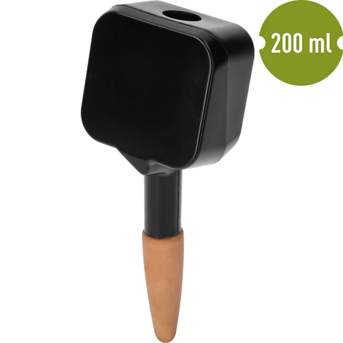 Plantengieter – zwart bordje met keramische voet, 200 ml - 2 ['plantengieter', ' gieter', ' gieter in de vorm van een bordje', ' originele gieter', ' plantenbescherming', ' plantenverzorging', ' bloementuit', ' waterbordje', ' gietballen', ' gietbal', ' design gieter', ' hoe zorg je voor planten', ' mooie huisaccessoires', ' design gieters', ' unieke gietballen', ' universele gieter', ' keramische voet', ' keramische gieter', ' gieter met keramische voet']