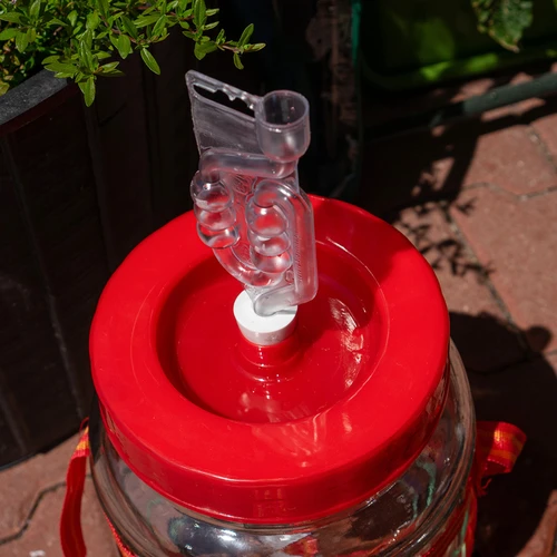 Plastic fermentatiebuis, 6-kamer - 4 ['fermentatiebuis', ' onbreekbare fermentatiebuis', ' plastic fermentatiebuis', ' grote fermentatiebuis', ' buis voor fermentatie', ' buis voor wijn', ' buis voor stellingen', ' buis voor inmaken', ' 6-kamer browin buis', ' fermentatiebuizen']