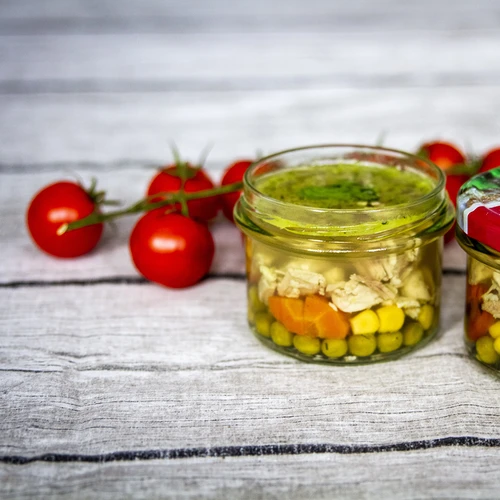 Pot TO 235 ml met gekleurde deksel fi82 - 6 stuks - 17 ['glazen pot', ' decoratieve deksels', ' voor conserven', ' voor conserven', ' voor jam', ' set potten']