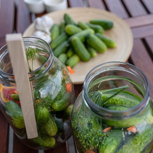 Pot TO 3 L met plastic deksel + tang fi 100 - 8 ['pot', ' glazen pot', ' glazen pot', ' pot met deksel', ' pot voor het inmaken van augurken', ' pot voor augurken', ' pot voor likeuren', ' pot voor likeuren', ' pot met tang', ' augurktang', ' keukentang']