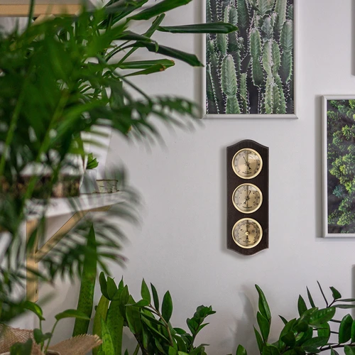 Retro weerstation - walnootkleur met gouden wijzerplaten - 6 ['retro weerstation', ' temperatuurmeting', ' drukmeting', ' vochtigheidsmeting', ' comfort in huis', ' stijlvol weerstation', ' drie-in-één multifunctioneel weerstation', ' elegant weerstation', ' welk weerstation te kiezen', ' traditioneel weerstation', ' weerstation in houten behuizing', ' weerstation in walnootkleur', ' thermometer als cadeau', ' barometer', ' luchtvochtigheidsmeter', ' hygrometer', ' nauwkeurige thermometer', ' hygrometer met thermometer', ' weerstation voor aan de muur', ' hoe de temperatuur in kamers meten', ' retro thermometer', ' houten weerstation', ' weerstation met gouden wijzerplaten']