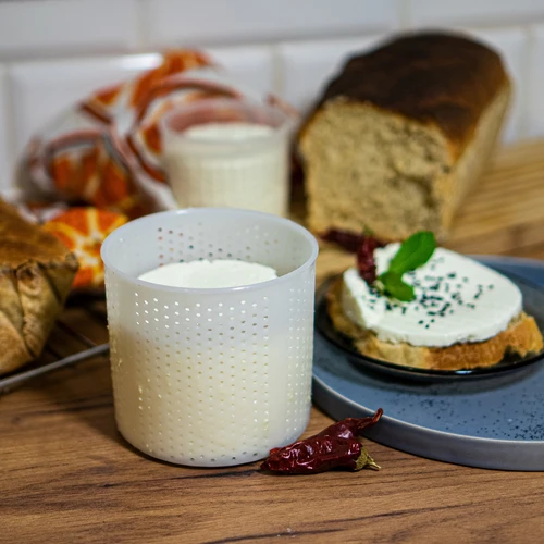 Ronde kaasvorm Ø 10 x 9,5 cm voor 300 g - 2 ['Ronde kaasvorm', ' Kaasvorm wiel', ' vorm voor kazen', ' vormen voor kazen', ' zelfgemaakte kazen']